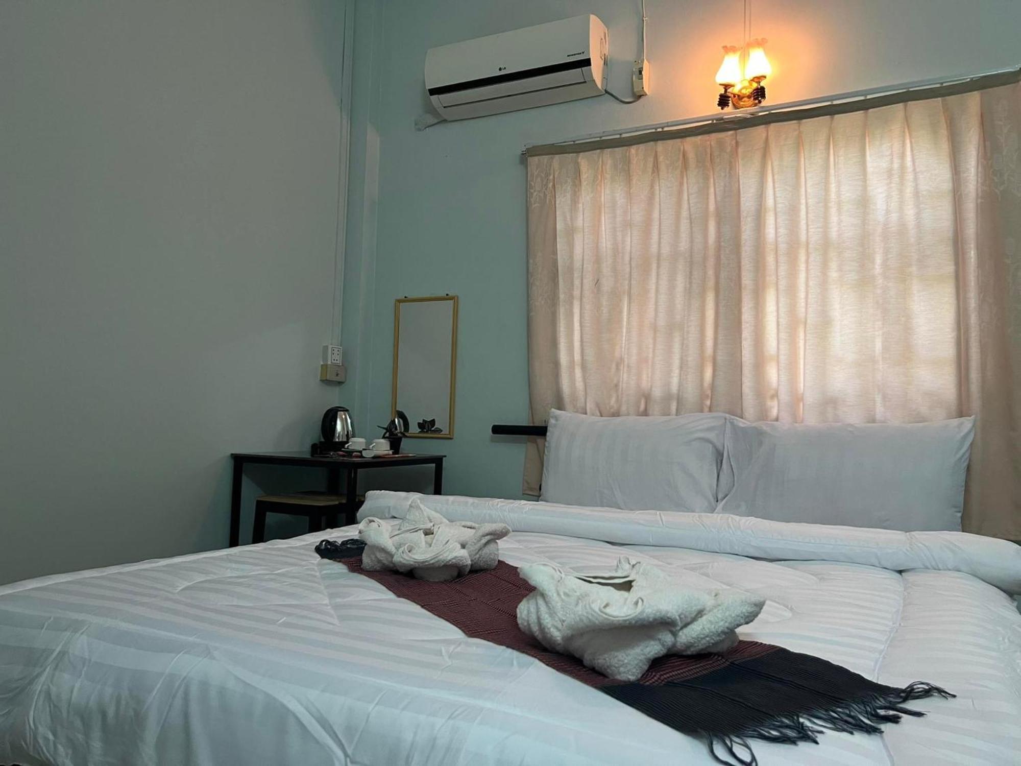 Lotus Blanc Homestay Villa Battambang Exterior photo
