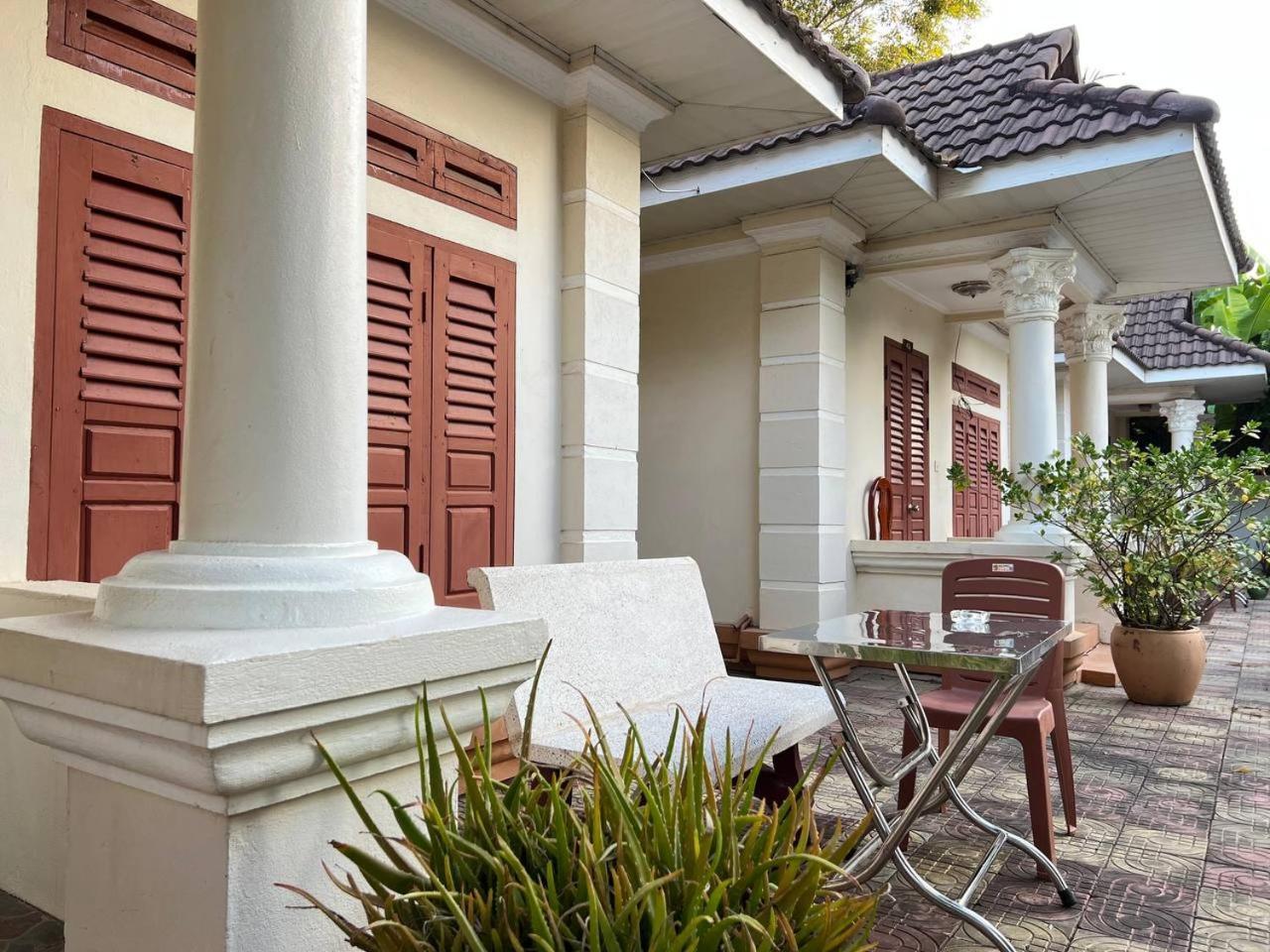 Lotus Blanc Homestay Villa Battambang Exterior photo